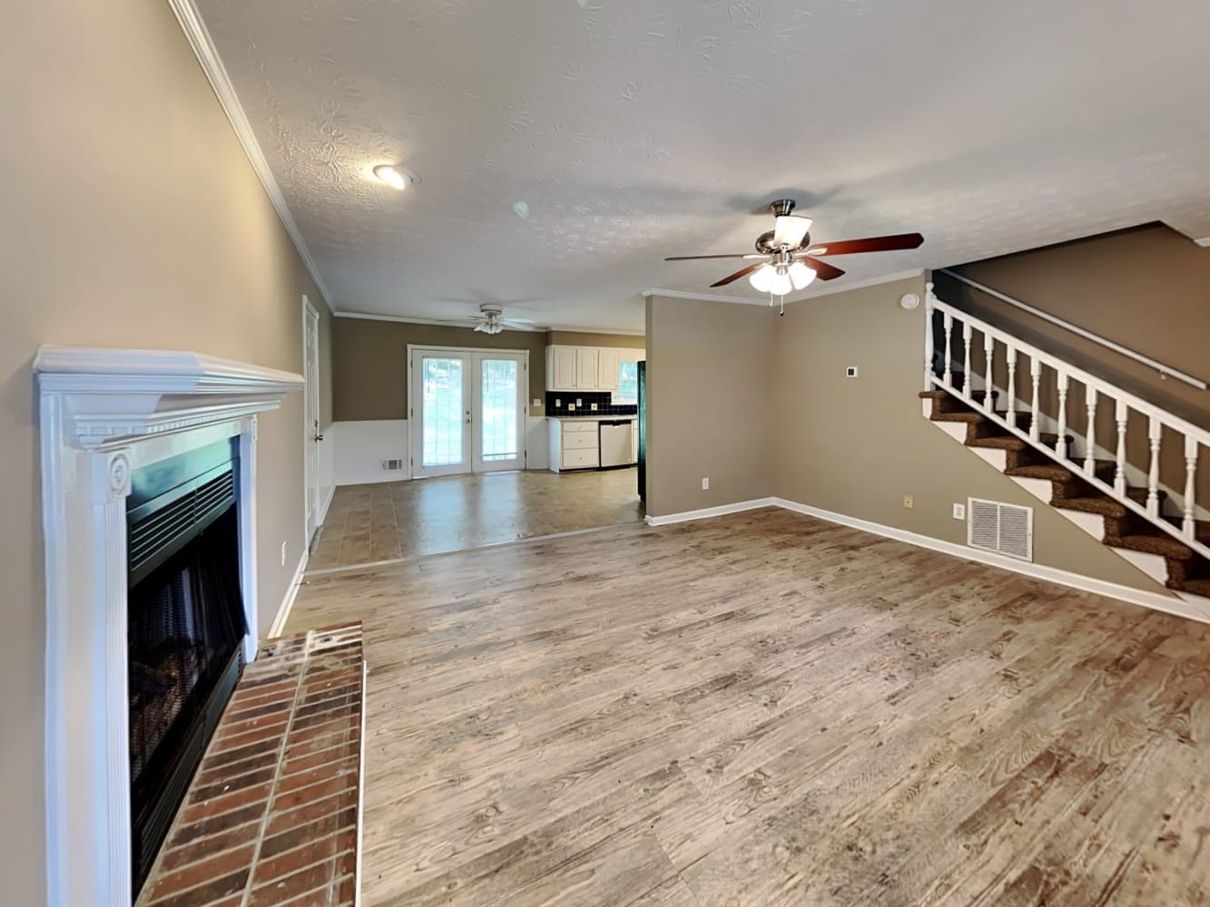 3215 Revere Cir photo 5