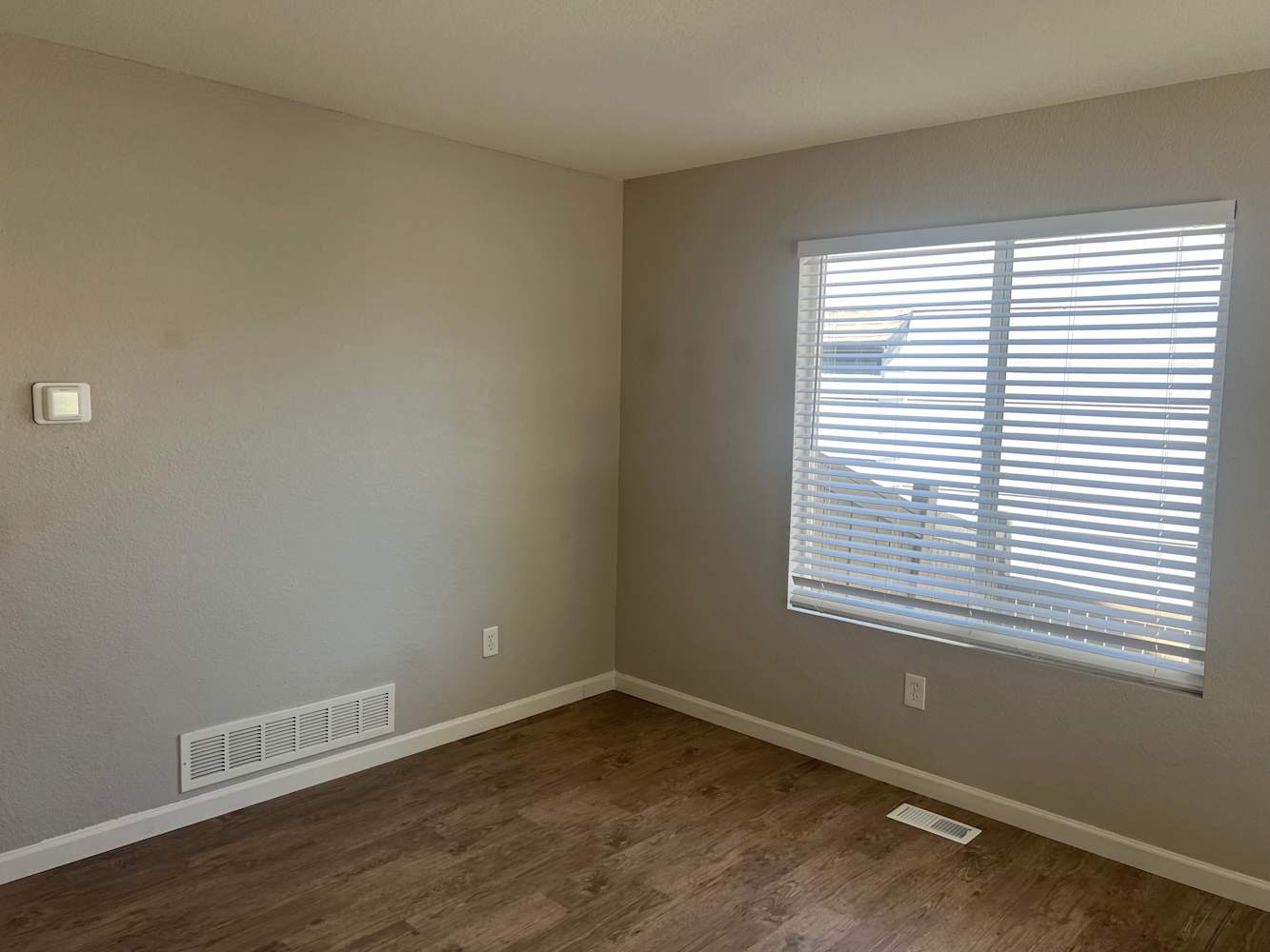 3289 Blue Grass Cir photo 3