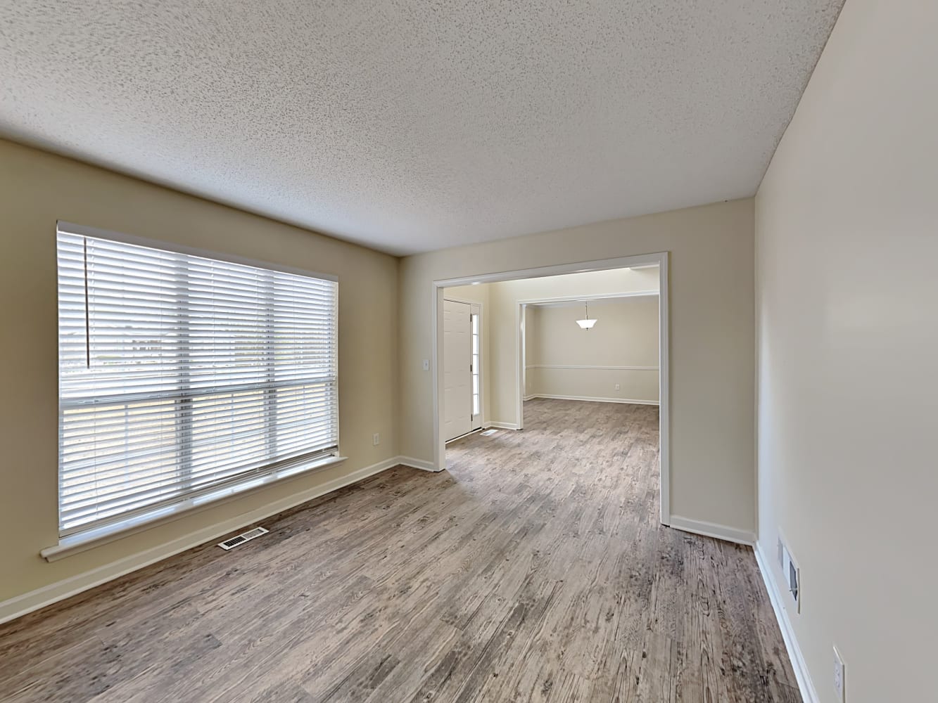3295 Franklin Forest Dr photo 4