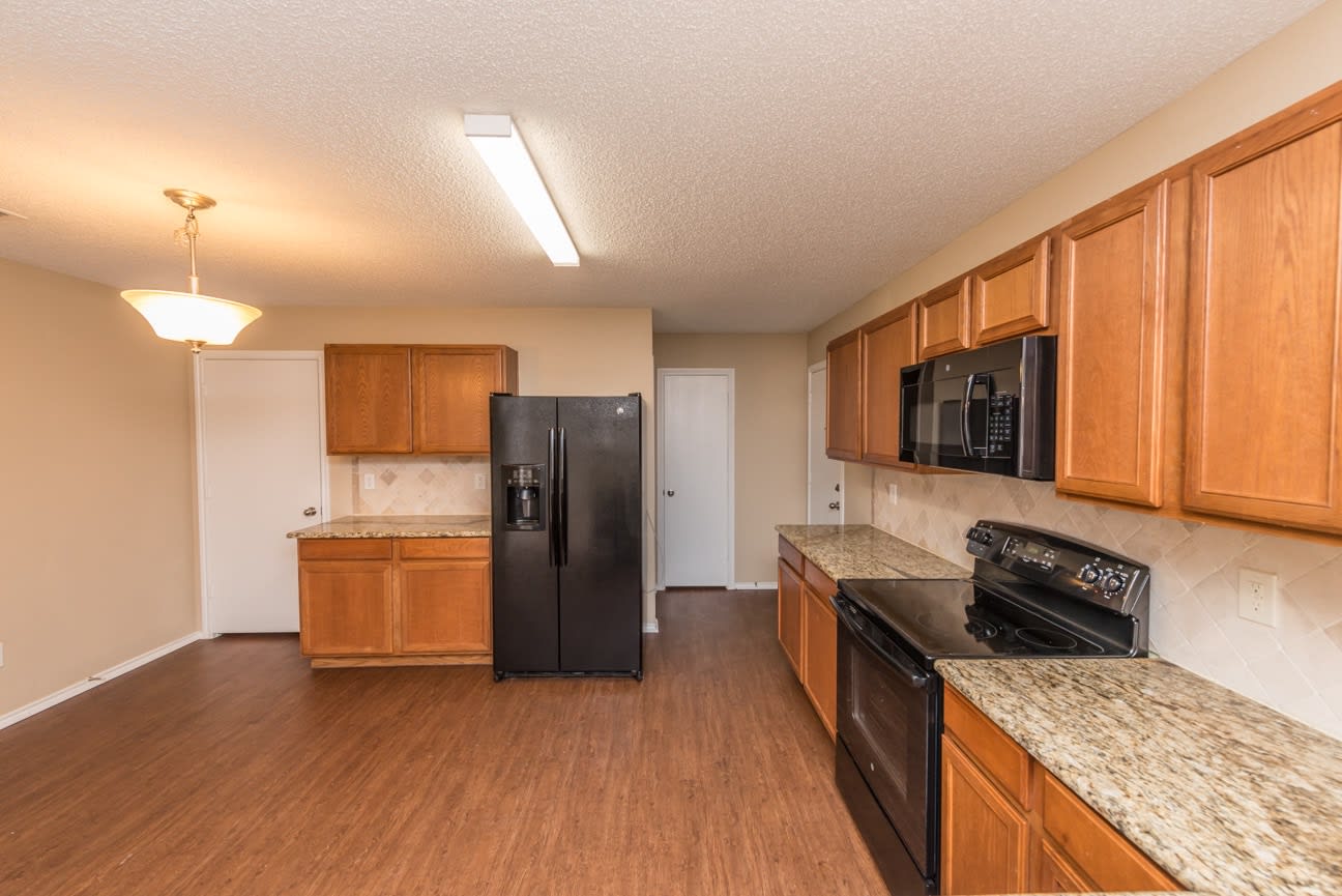 3450 Post Oak Dr photo 5