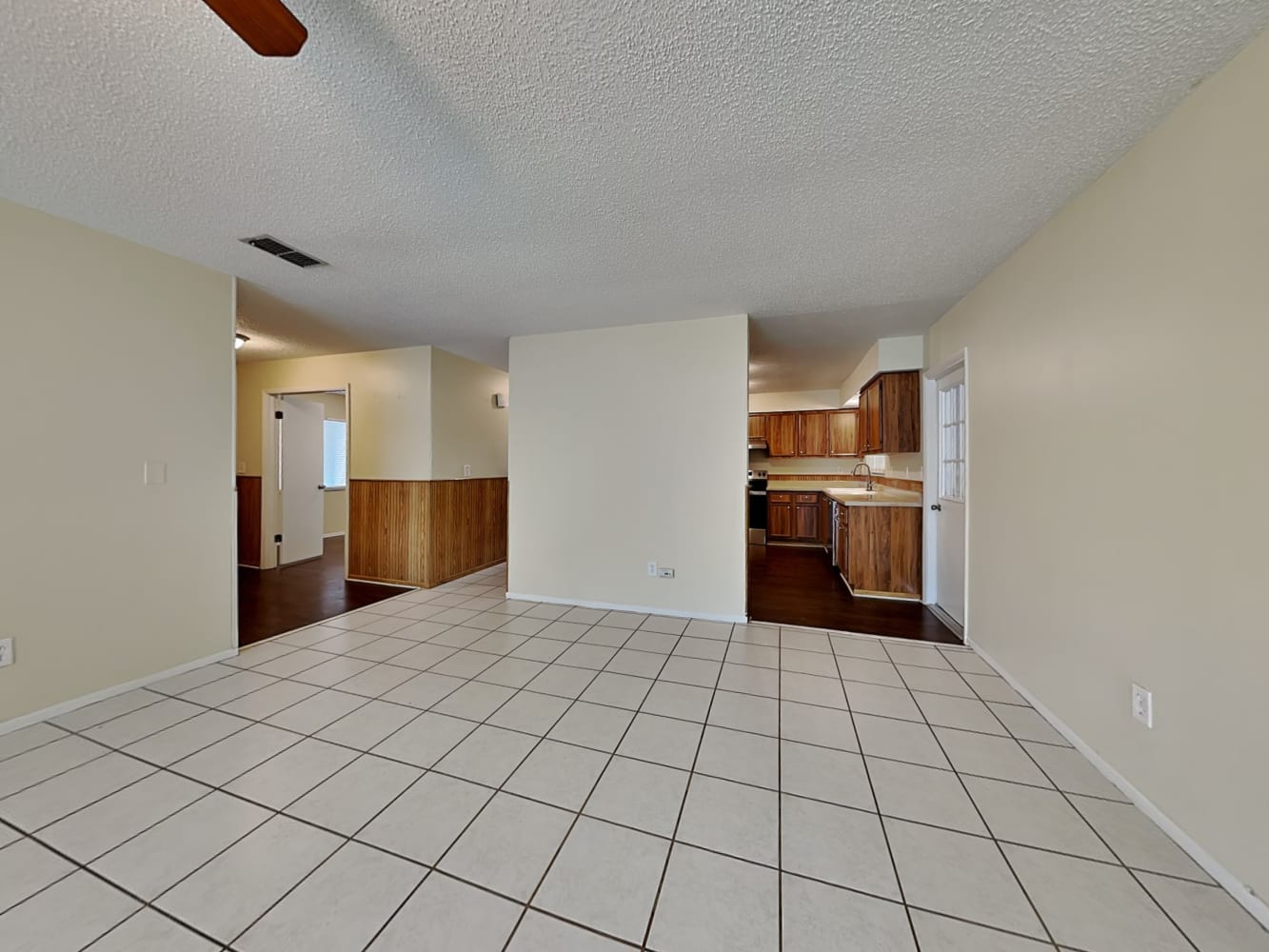 3504 Yale Cir photo 4