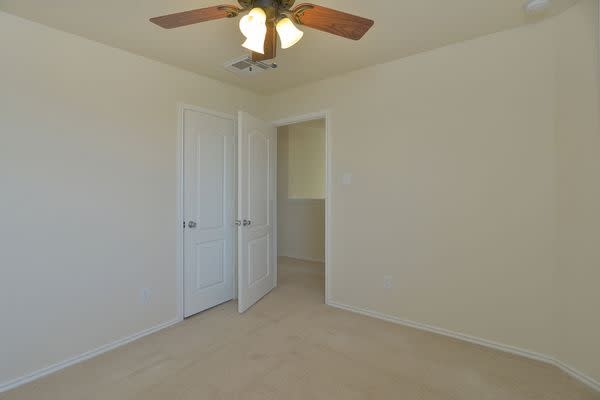 3515 Avalon Castle Dr photo 4