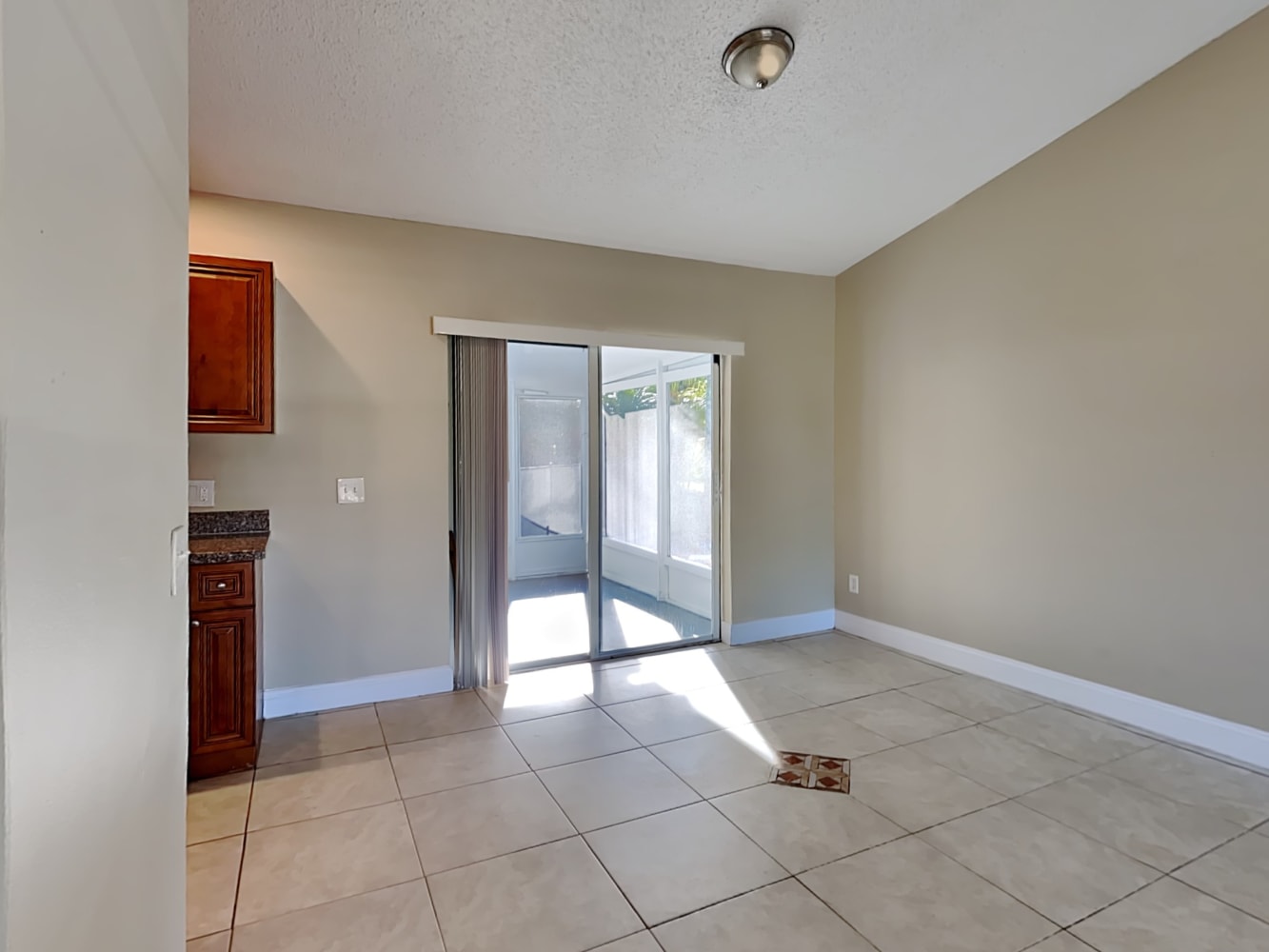 359 Las Palmas St photo 5