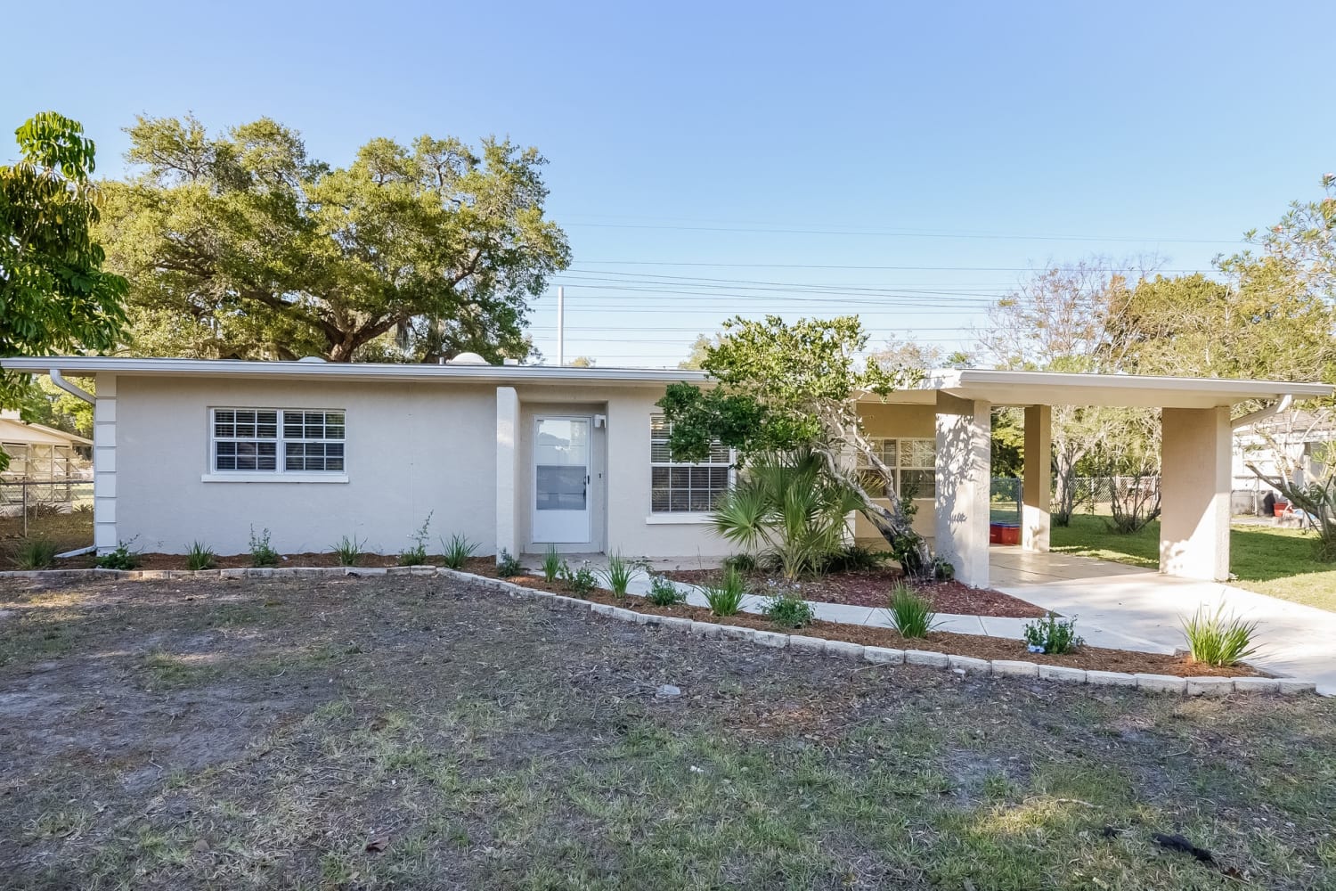 3701 Schwalbe Dr photo 2