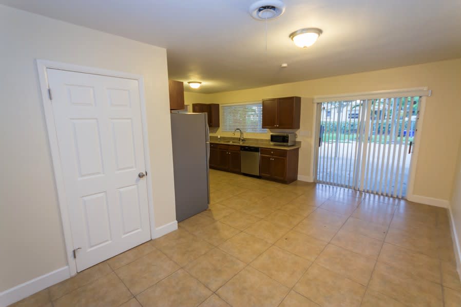 3720 W Park Rd photo 4