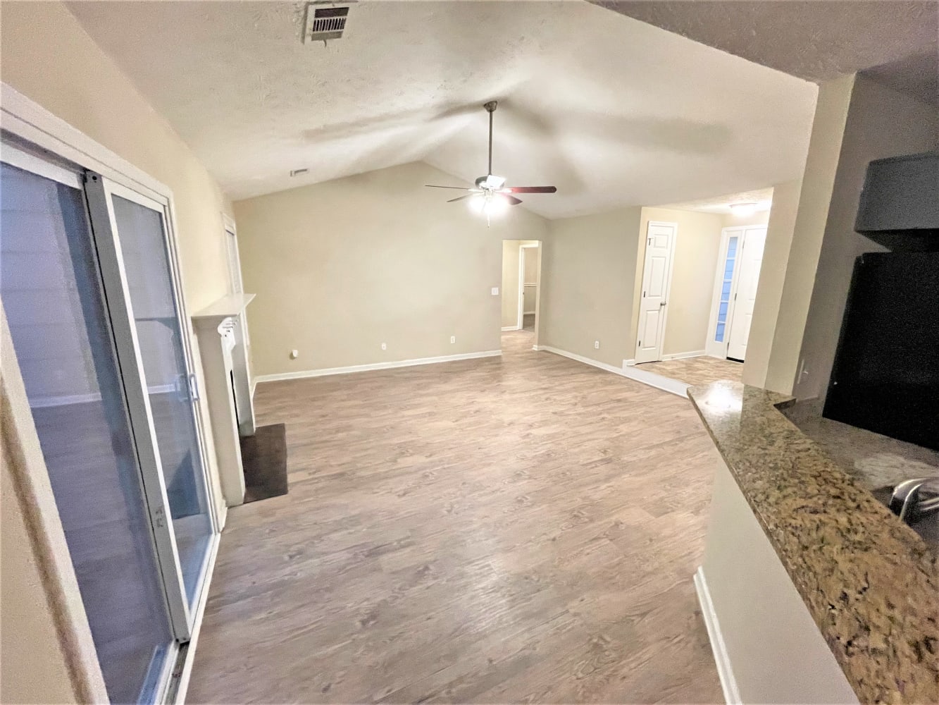 3813 Willow Tree Cir photo 4