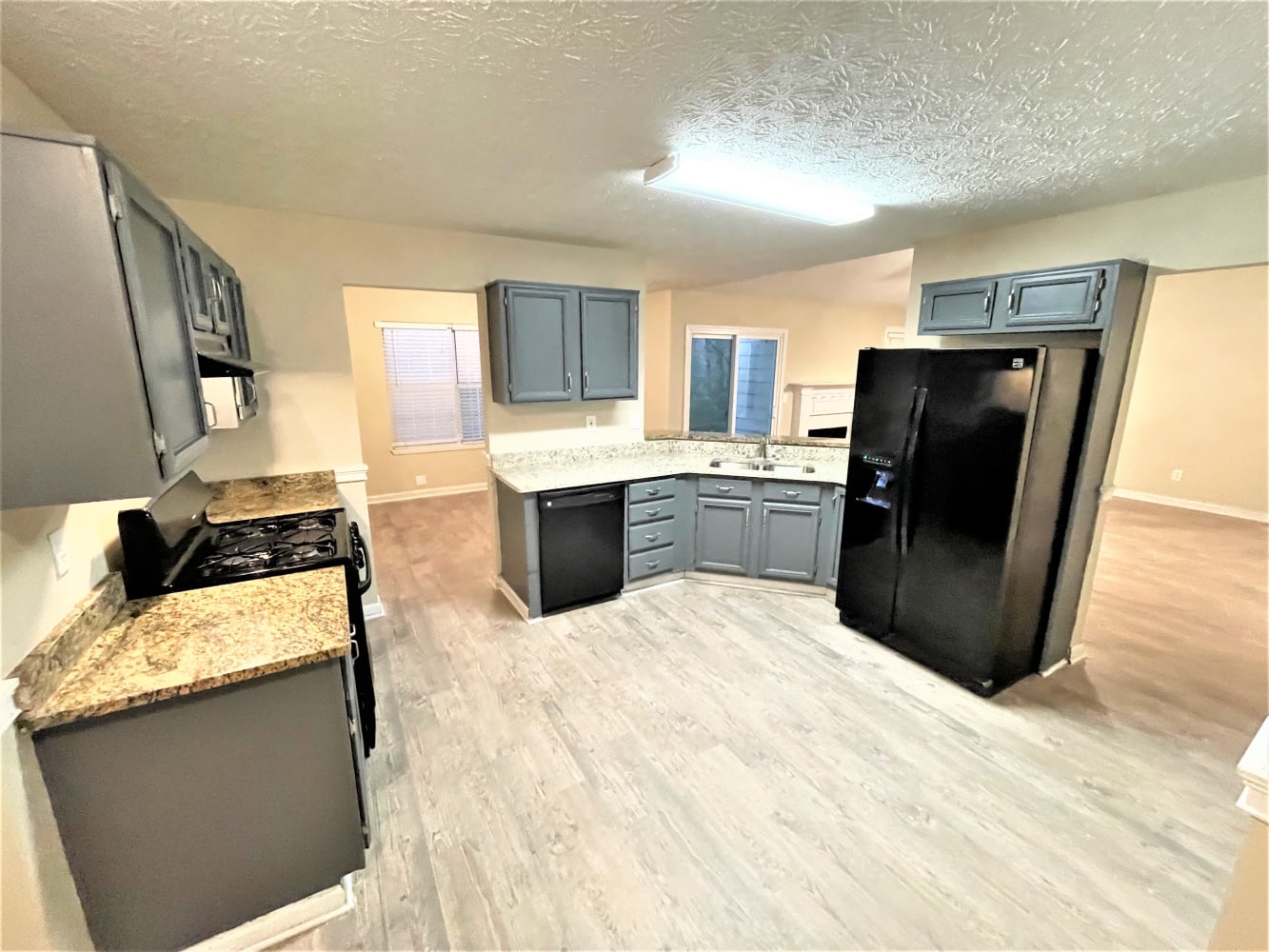 3813 Willow Tree Cir photo 5