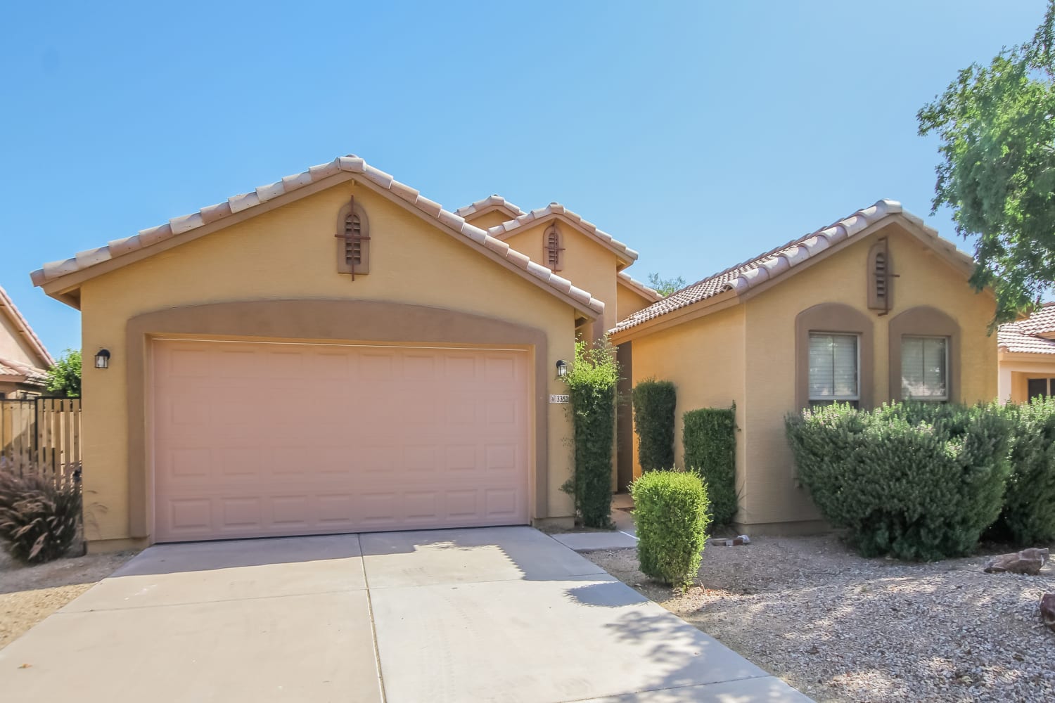 3352 E Chickadee Road photo 2