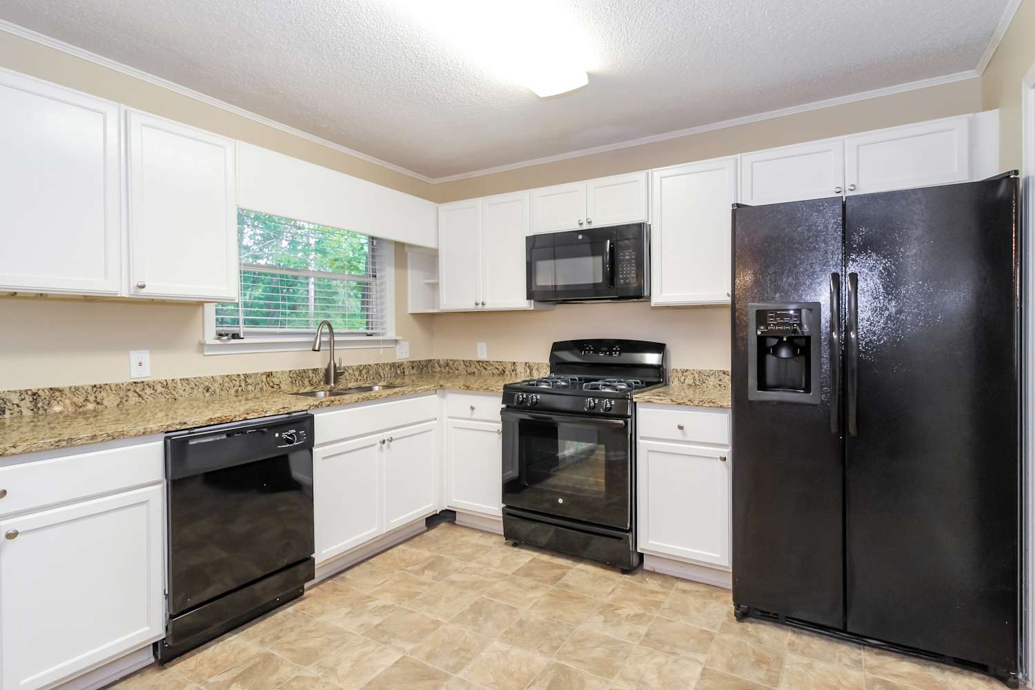 3968 Valley Brook Rd photo 4