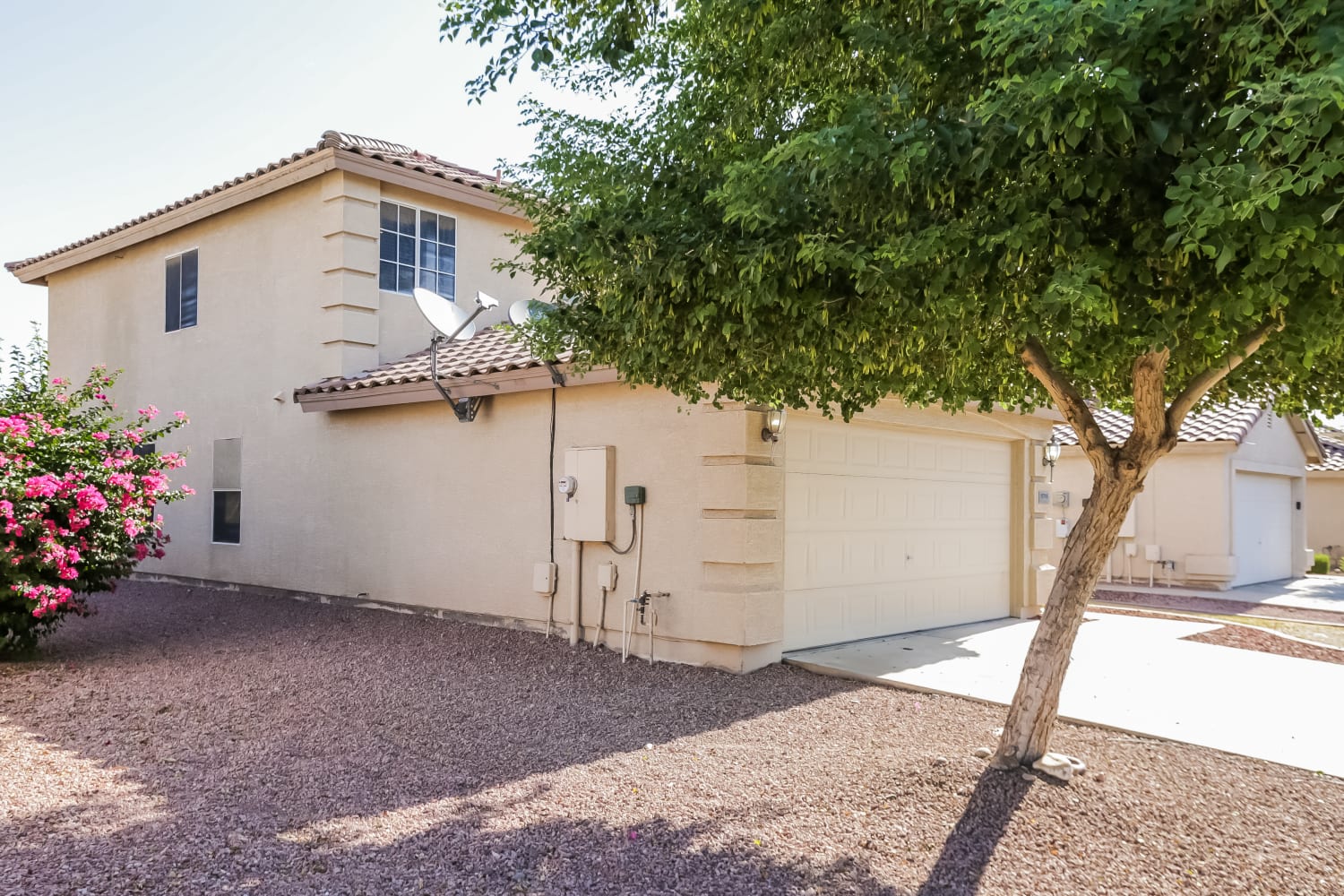 11718 W Laurel Ln photo 3