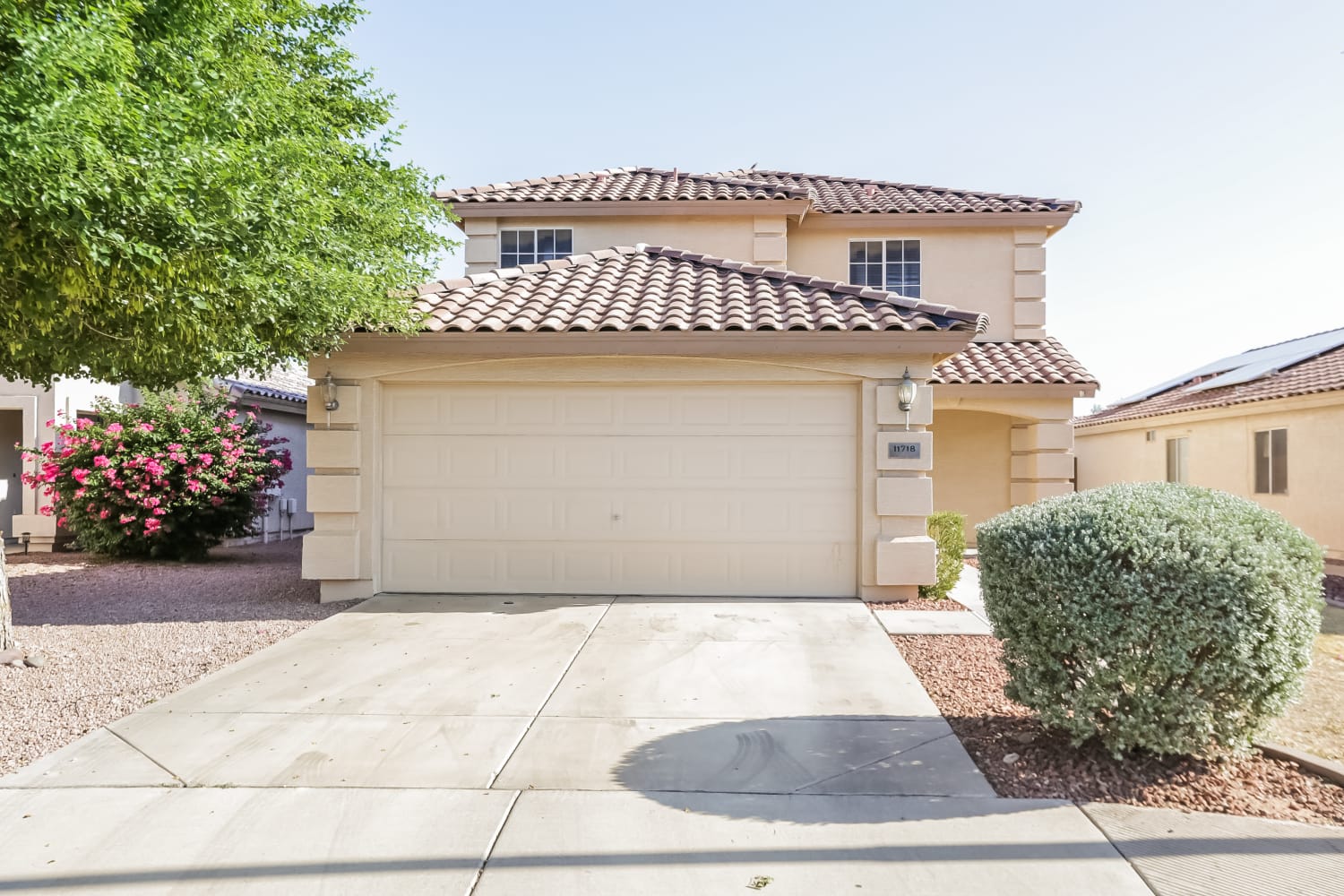 11718 W Laurel Ln photo 2