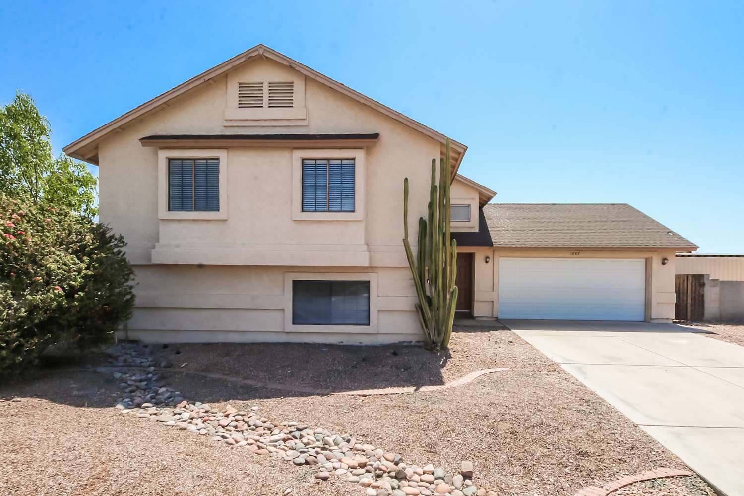 1007 N Gibson St Gilbert, AZ 85234 photo 2