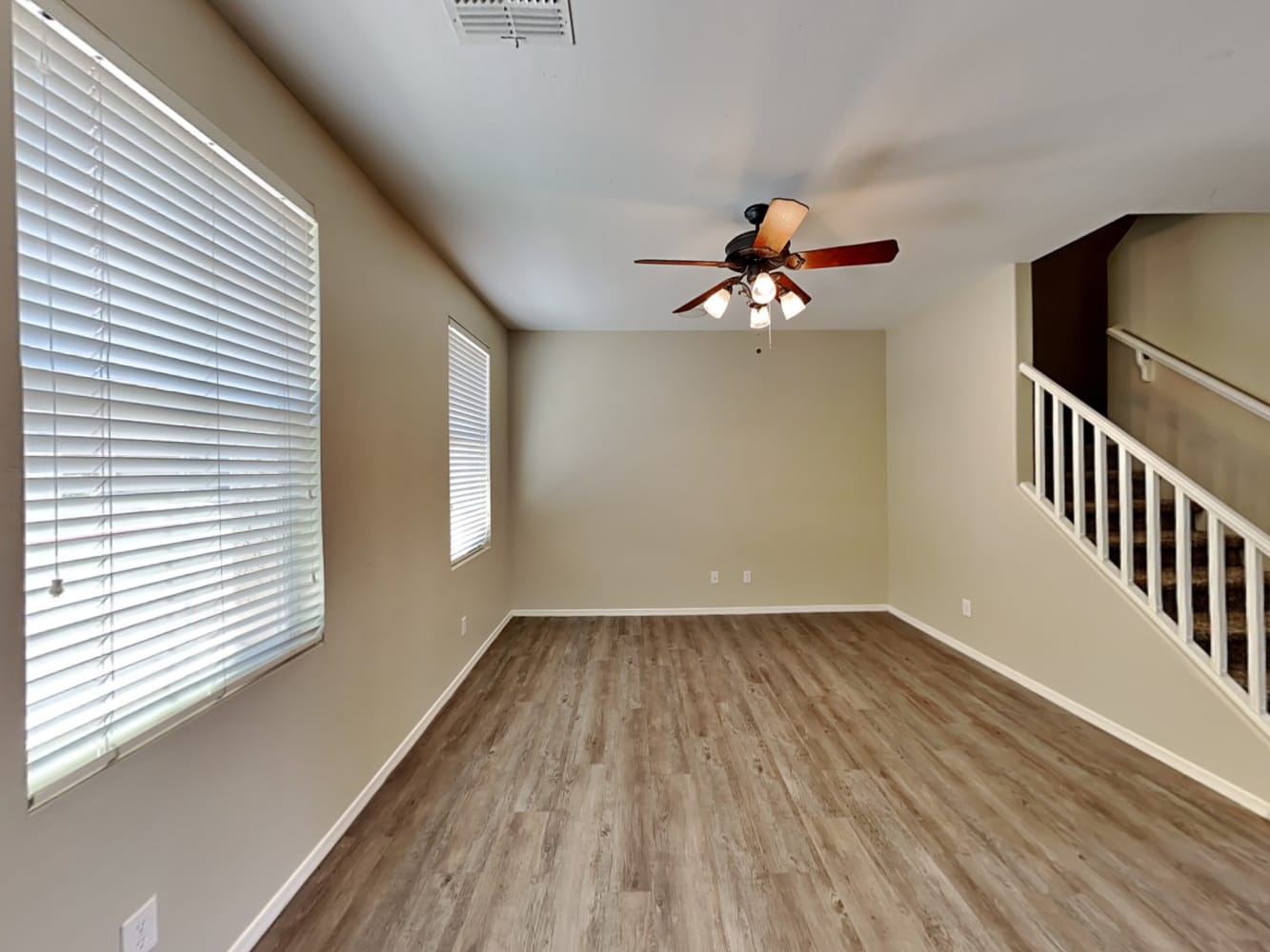 2812 S 100th Dr photo 4