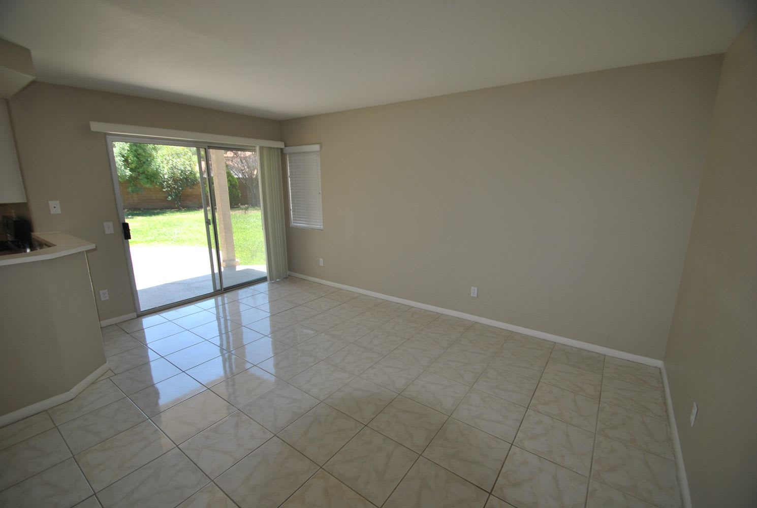 40122 Cannes Ct photo 4