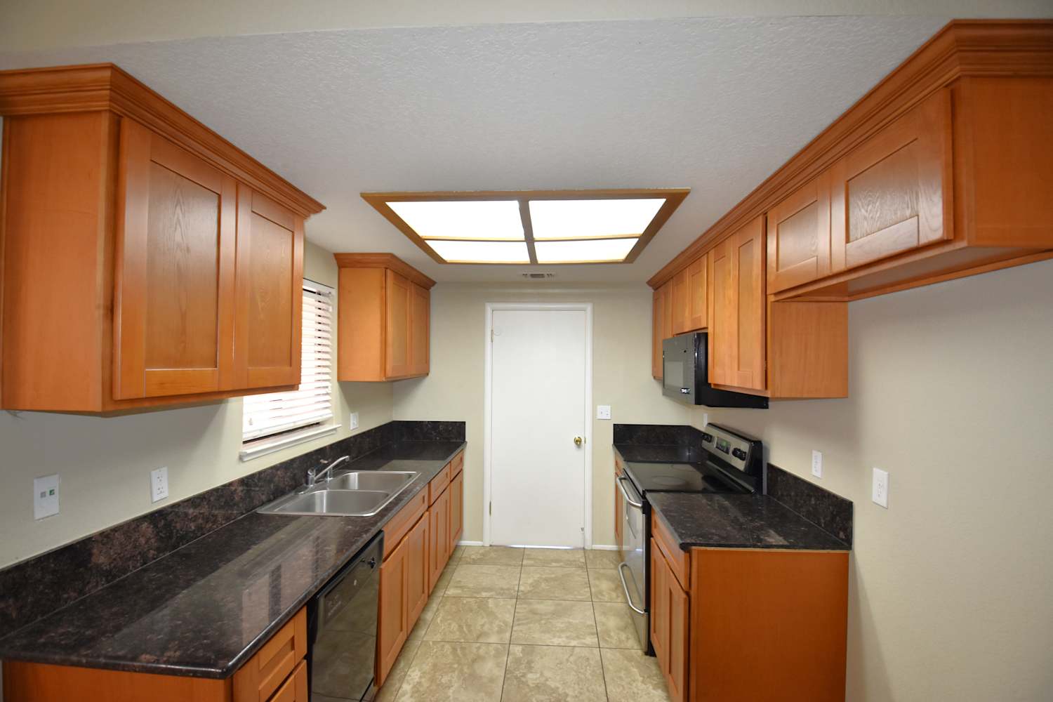 1355 Colfax Dr photo 4