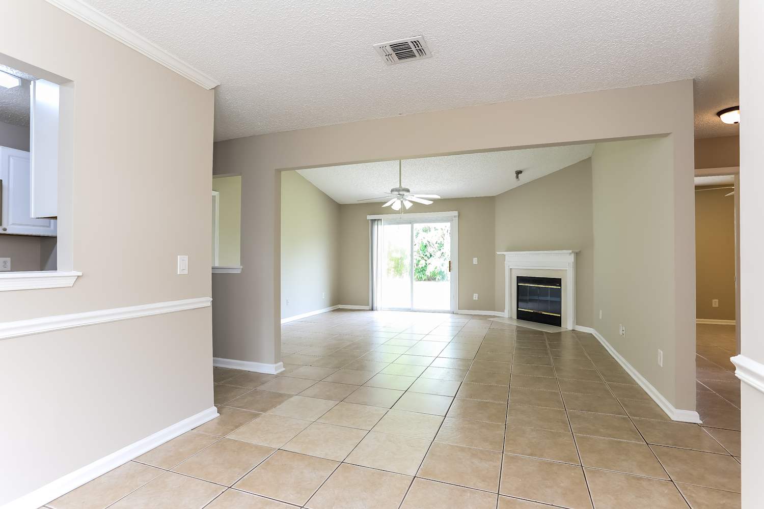 361 Hickory Hollow Dr N photo 3