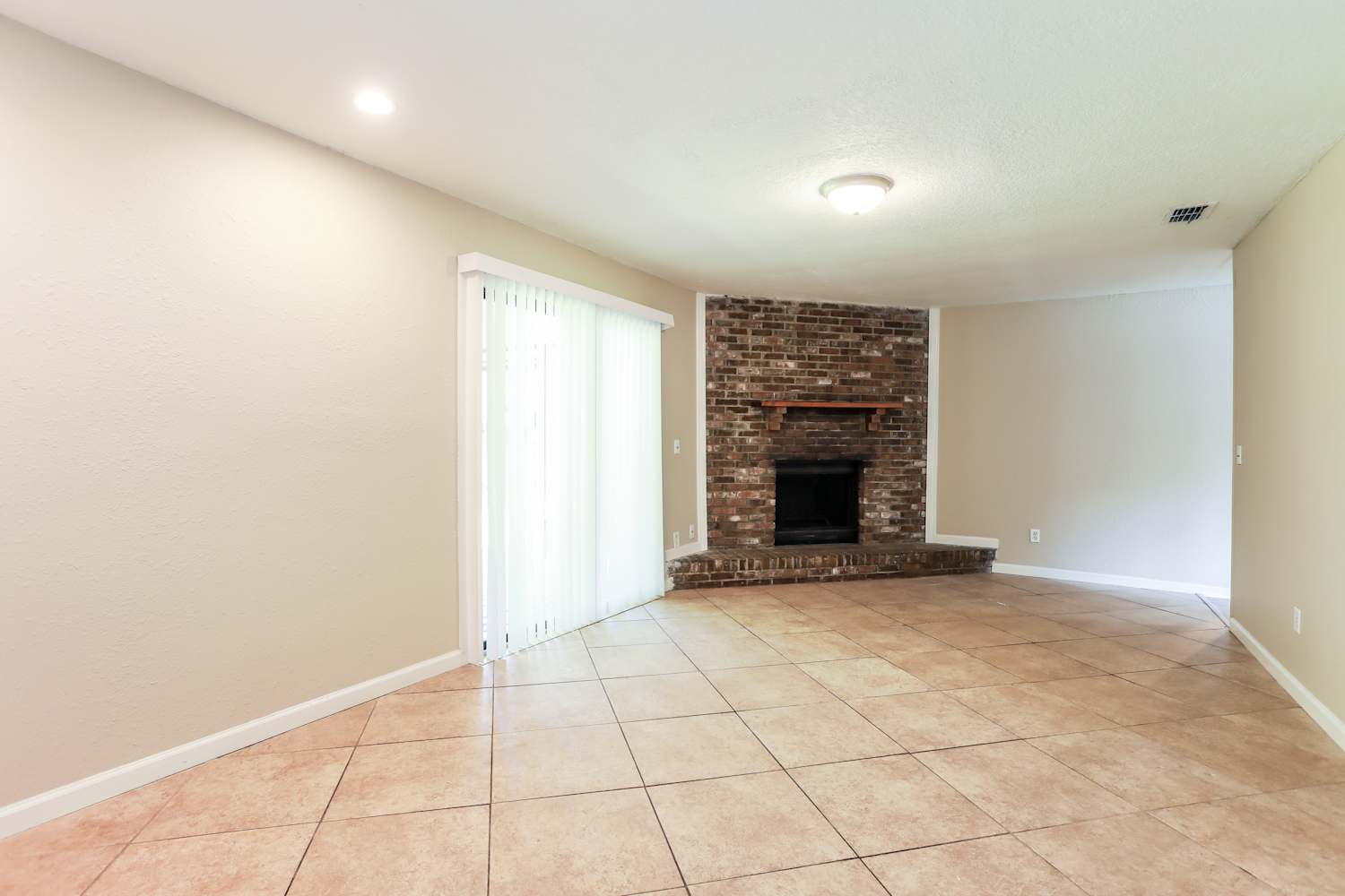 8323 Country Creek Blvd photo 4