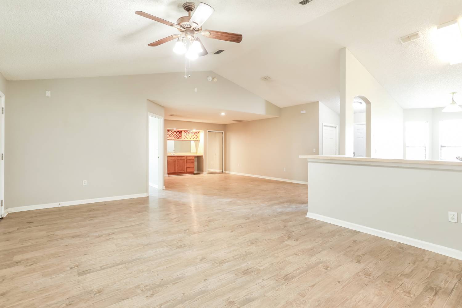 9785 Oxford Station Dr photo 4