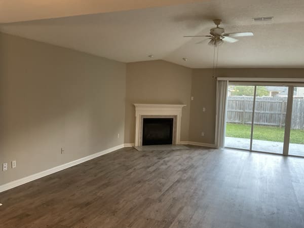 8621 Derry Dr photo 5