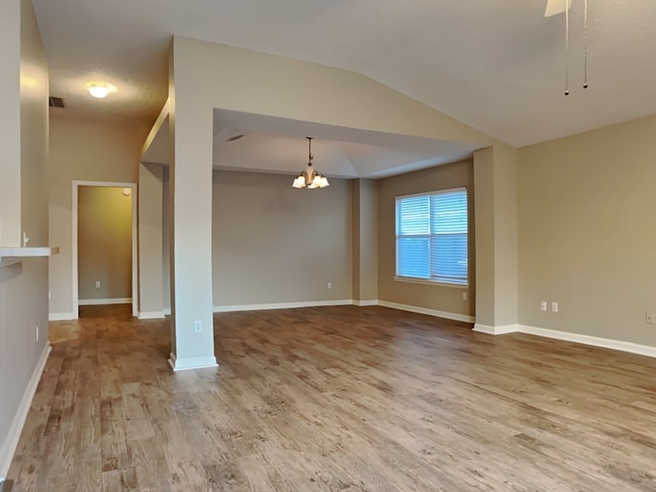 8621 Derry Dr photo 4