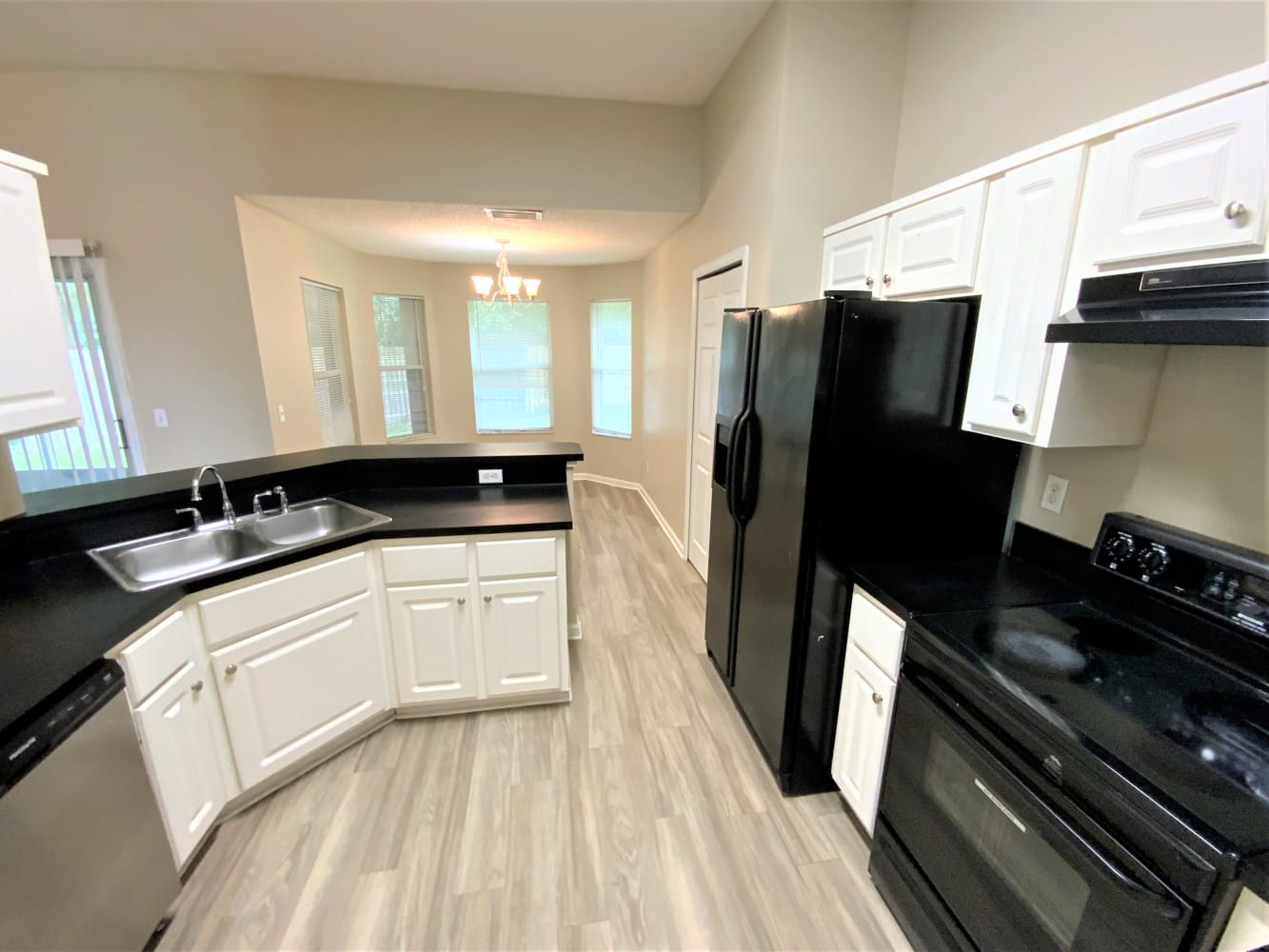 3013 Bluejack Ct photo 4