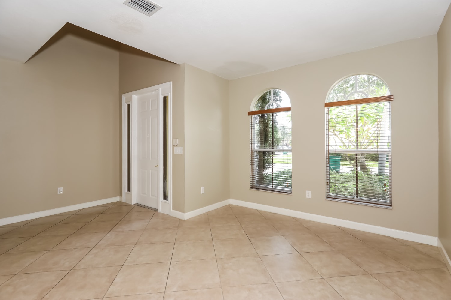 12274 SW 123rd Pl photo 3