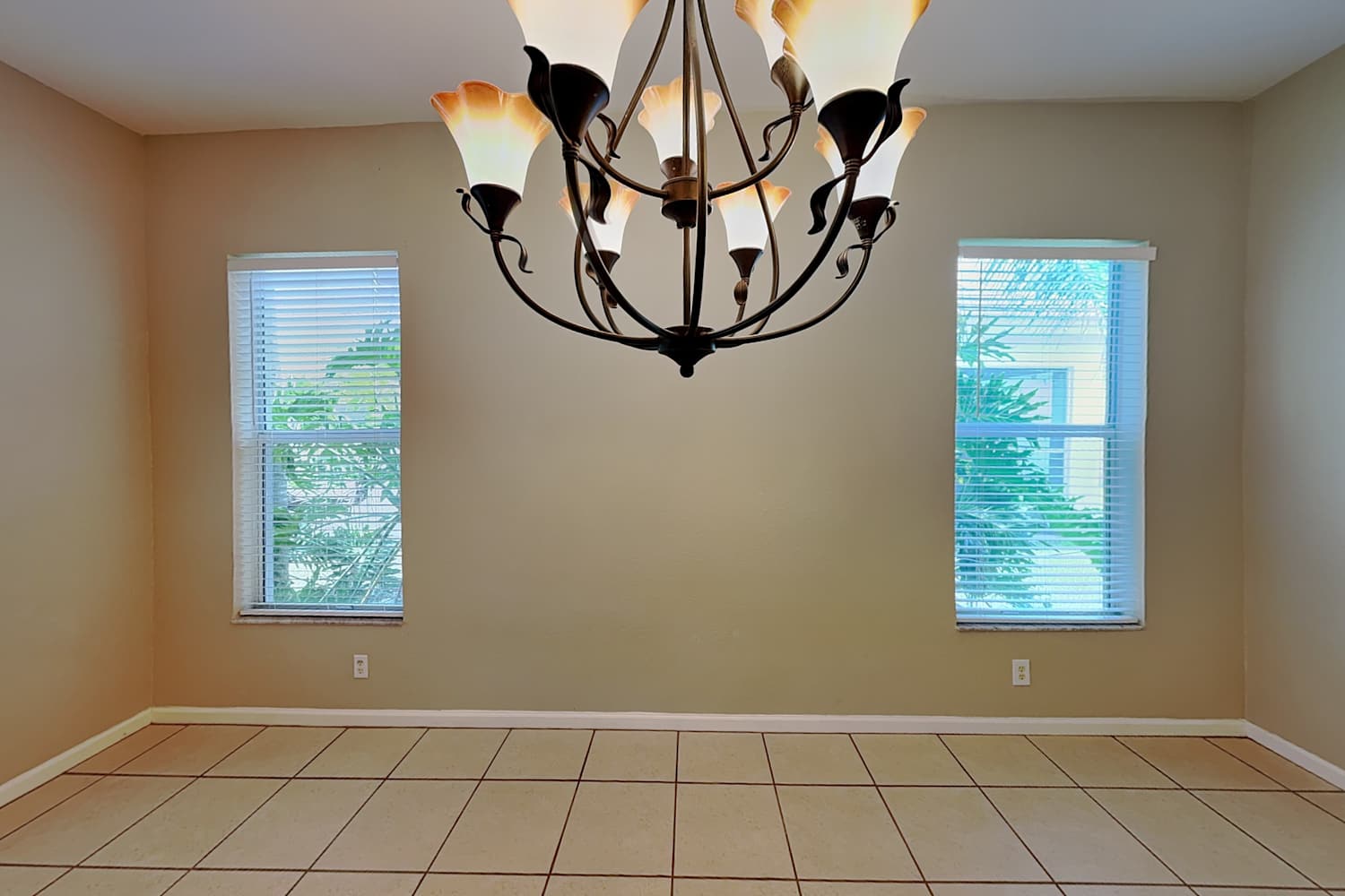 135 Palm Beach Plantation Blvd photo 4