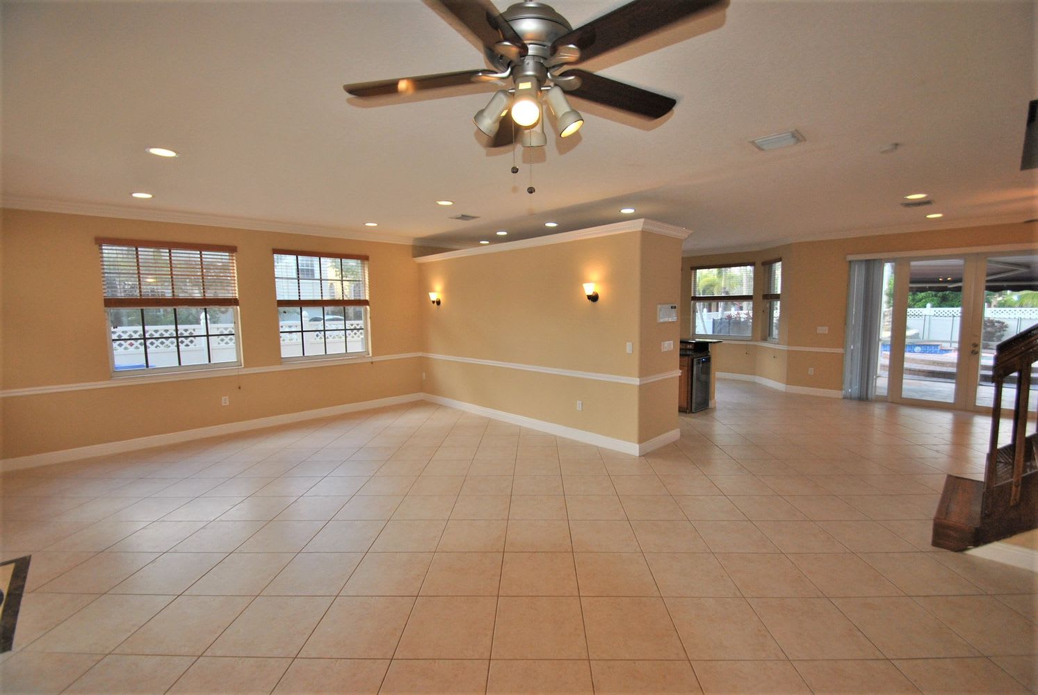 1231 Oakwater Dr photo 2