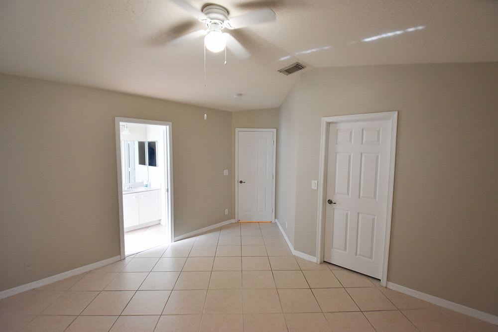 950 SW 164th Ave photo 2