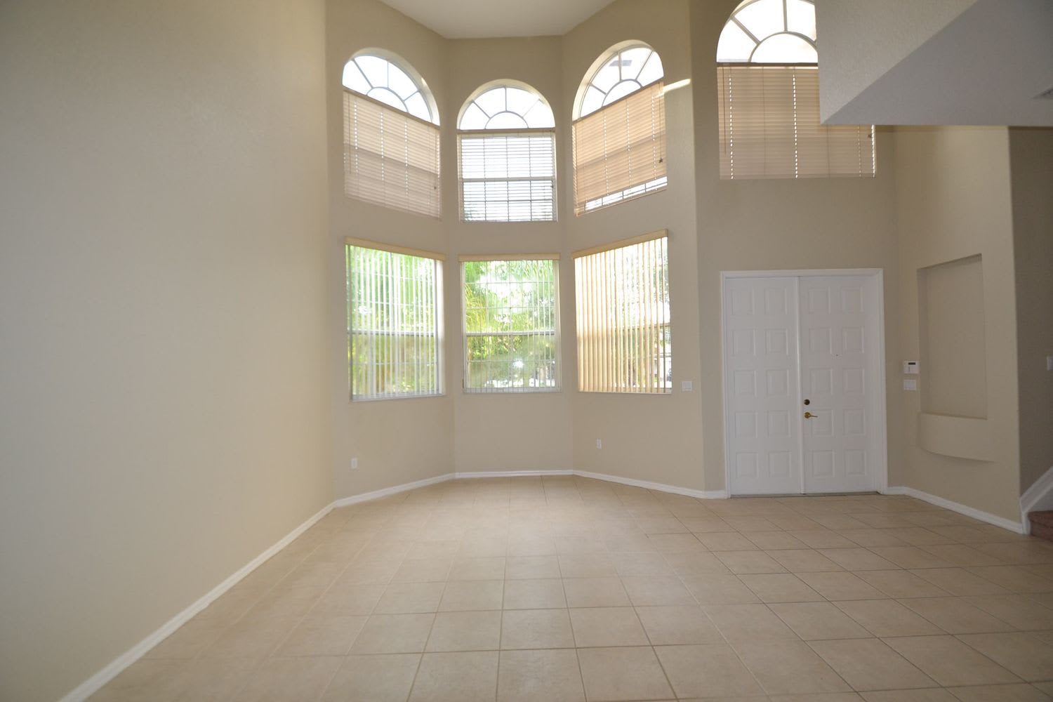 2048 SW 176th Ter photo 2
