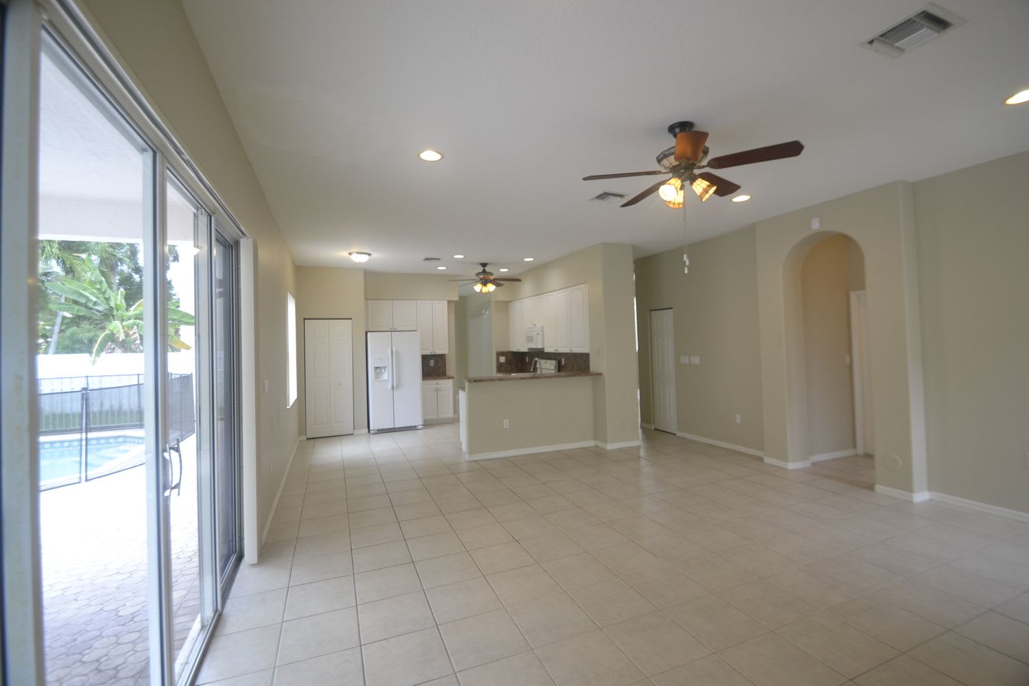 2048 SW 176th Ter photo 5