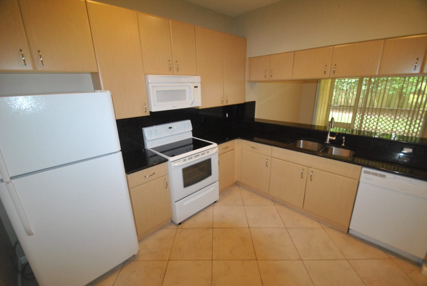 6351 Bella Cir photo 3