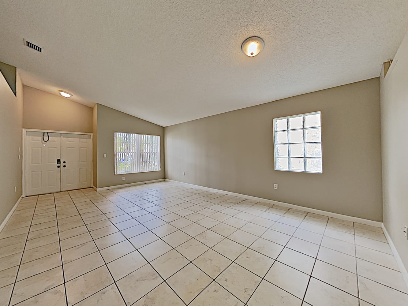 444 SW 205th Ave photo 4