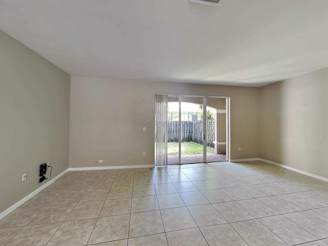 15305 SW 88th Ter photo 4