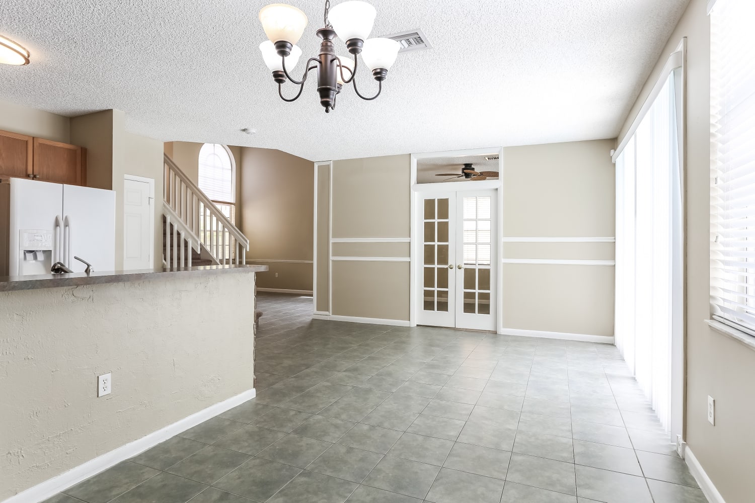 1218 Oakwater Dr photo 4