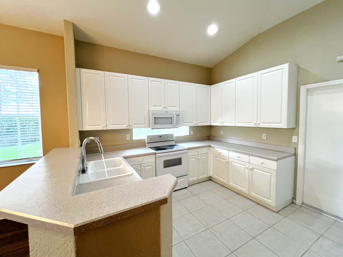 2532 Coakley Pt photo 4