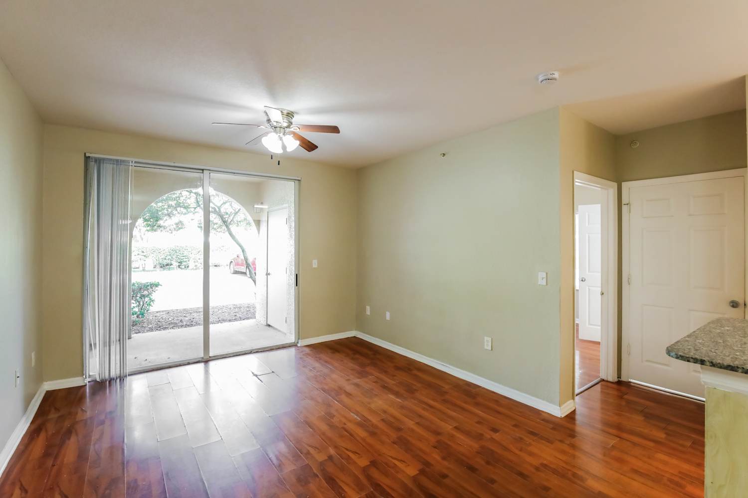 2548 Centergate Dr photo 3