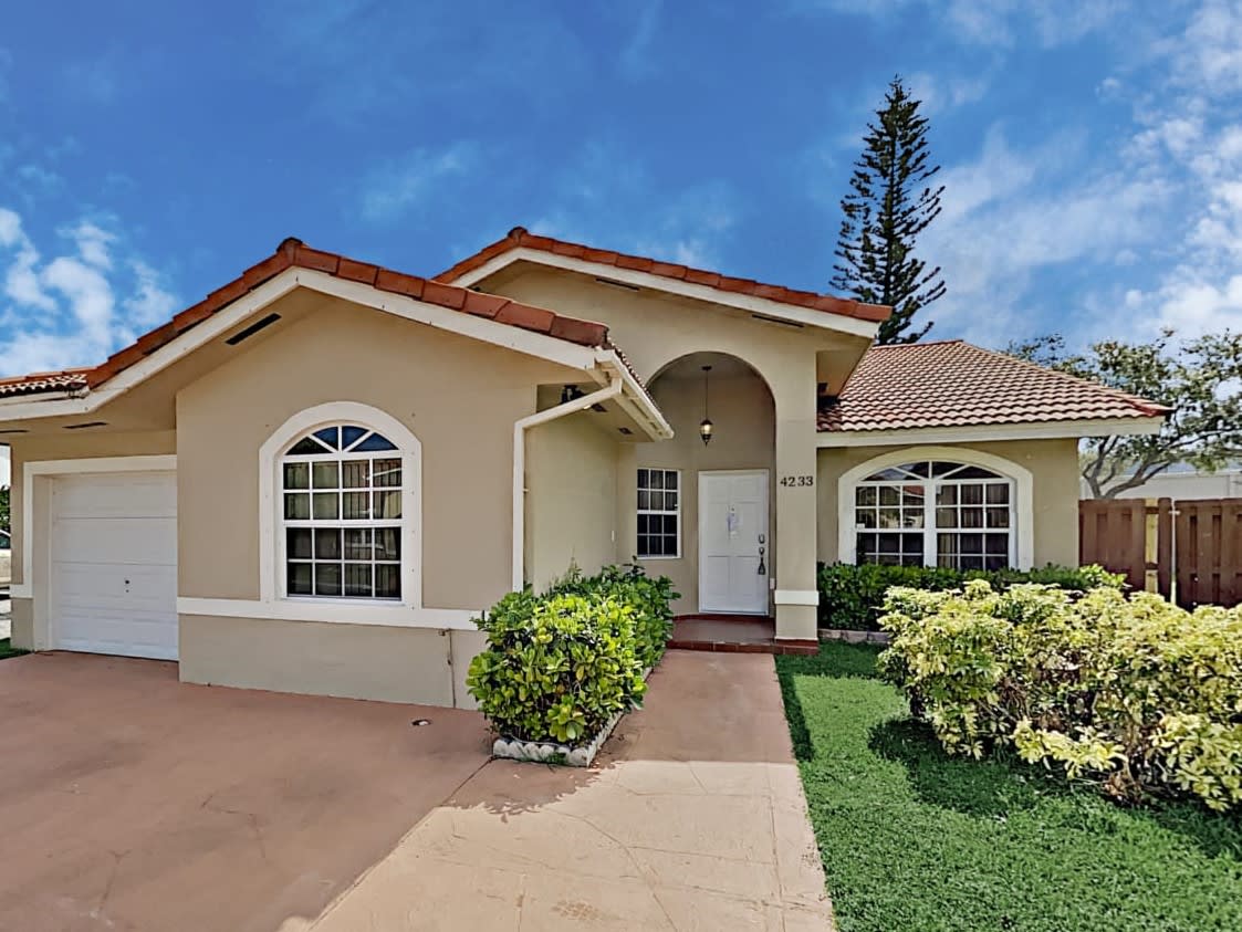 4233 SW 153rd Ct photo 3