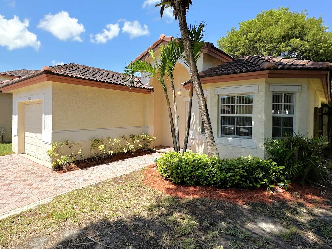 13606 SW 119th Ave photo 2