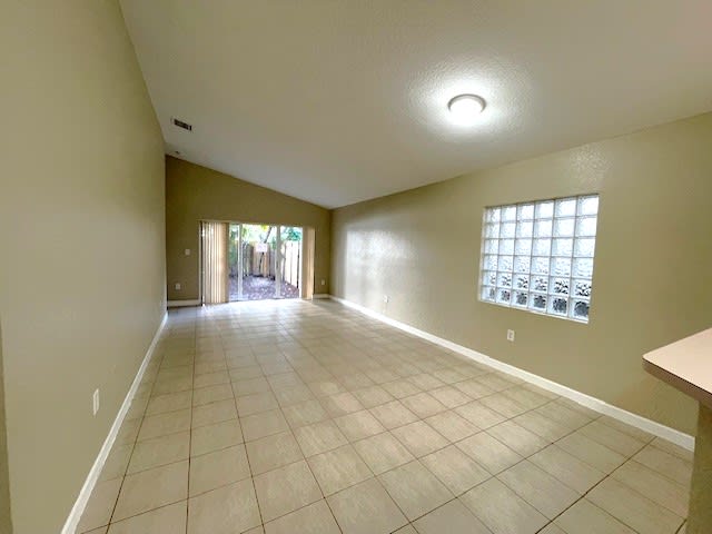 13606 SW 119th Ave photo 4