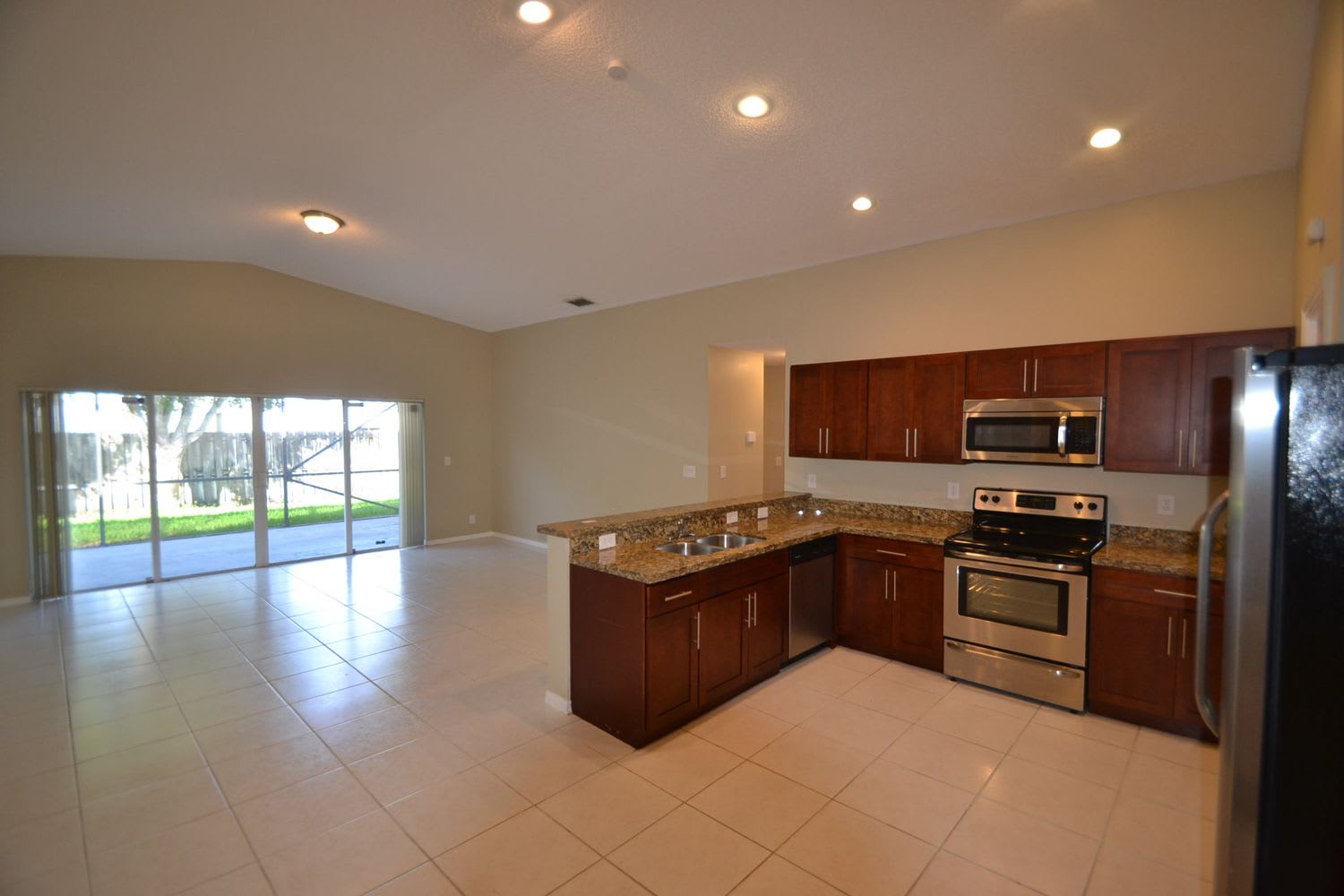 10841 SW 14th Ct photo 5