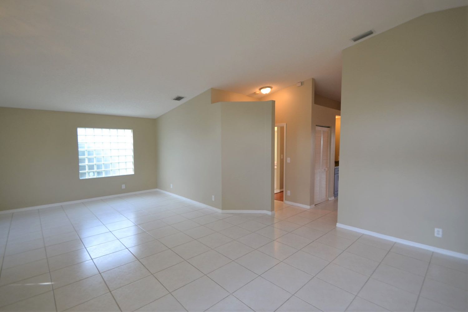 10841 SW 14th Ct photo 3