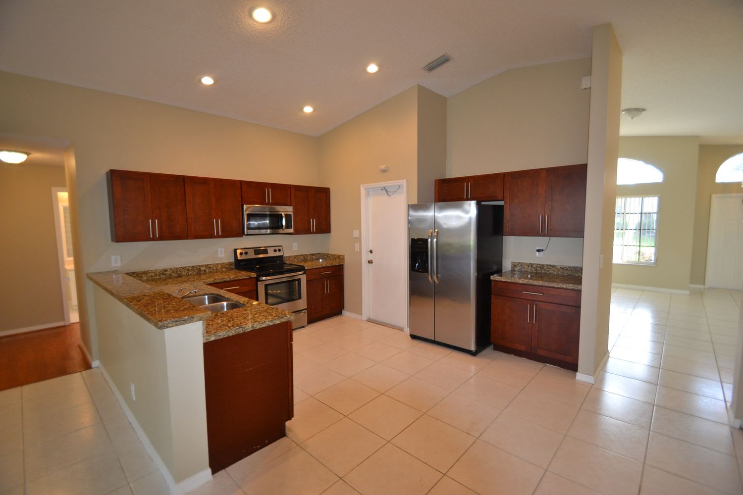 10841 SW 14th Ct photo 4