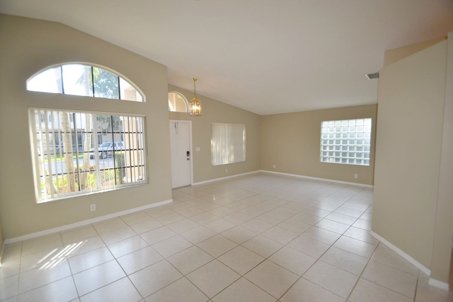 10841 SW 14th Ct photo 2