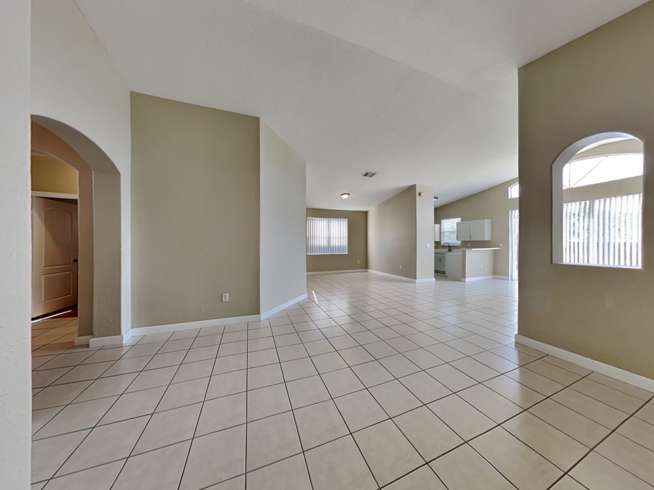 15551 SW 21st Ter photo 4