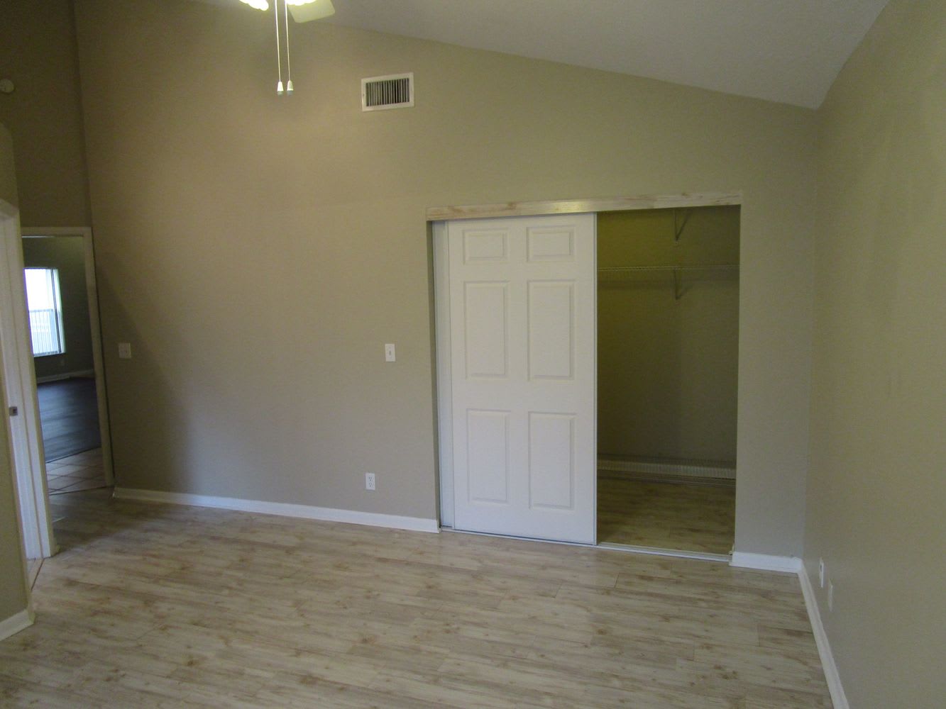 2855 NW 69th Ter photo 5