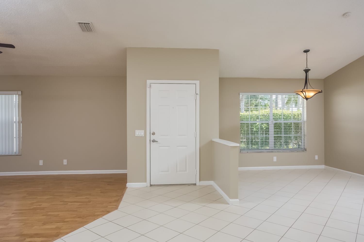 6168 Lansdowne Cir photo 2
