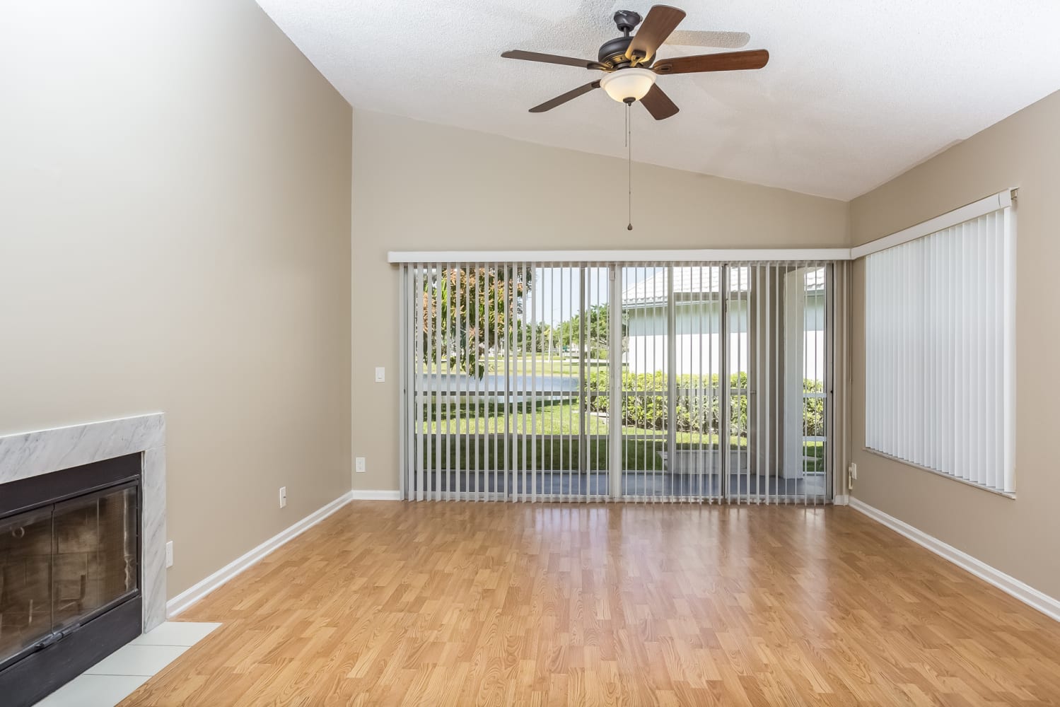6168 Lansdowne Cir photo 3