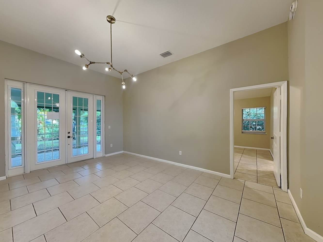 2293 Stonegate Dr photo 5