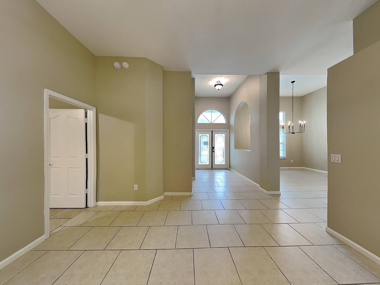 2293 Stonegate Dr photo 3